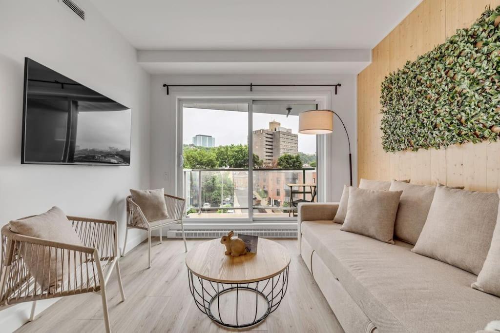 Initial / Lapin / Downtown Qc Apartment Quebec City
